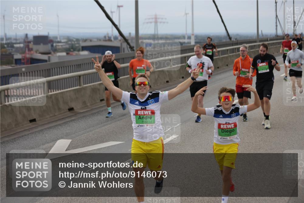 03.10.2025 - Köhlbrandbrückenlauf Jannik Wohlers http://msf.ph/oto/9146073 03.10.2025 15:48:19 Position 1 7153, 7154 meine-sportfotos.de