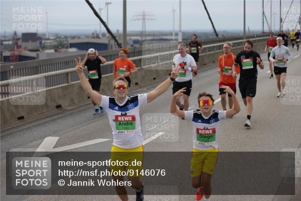 03.10.2025 - Köhlbrandbrückenlauf Jannik Wohlers http://msf.ph/oto/9146076 03.10.2025 15:48:19 Position 1 7153, 7154 meine-sportfotos.de