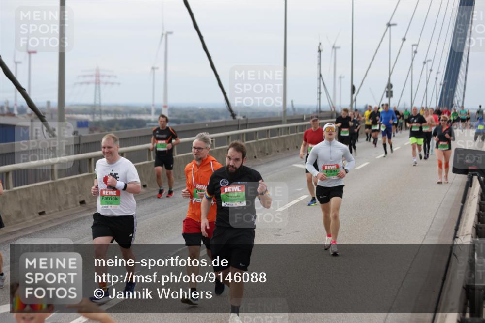 03.10.2025 - Köhlbrandbrückenlauf Jannik Wohlers http://msf.ph/oto/9146088 03.10.2025 15:48:20 Position 1 7633, 9677, 7126 meine-sportfotos.de