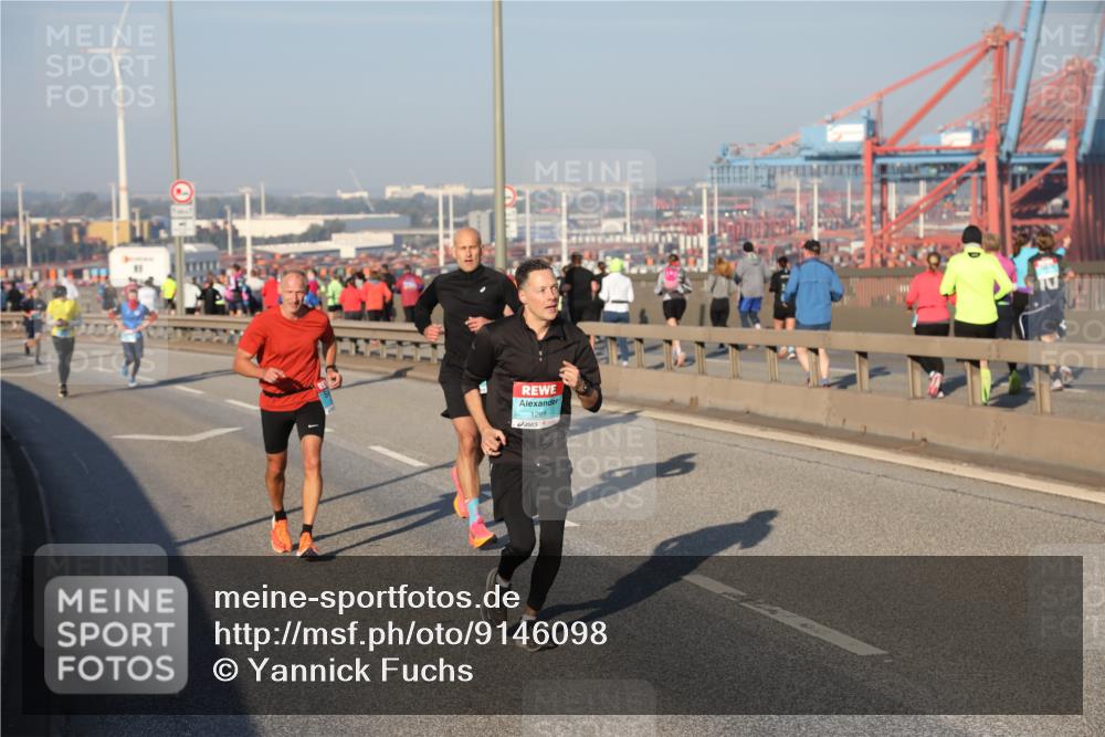 03.10.2025 - Köhlbrandbrückenlauf Yannick Fuchs http://msf.ph/oto/9146098 03.10.2025 08:35:52 Position 2 1261 meine-sportfotos.de