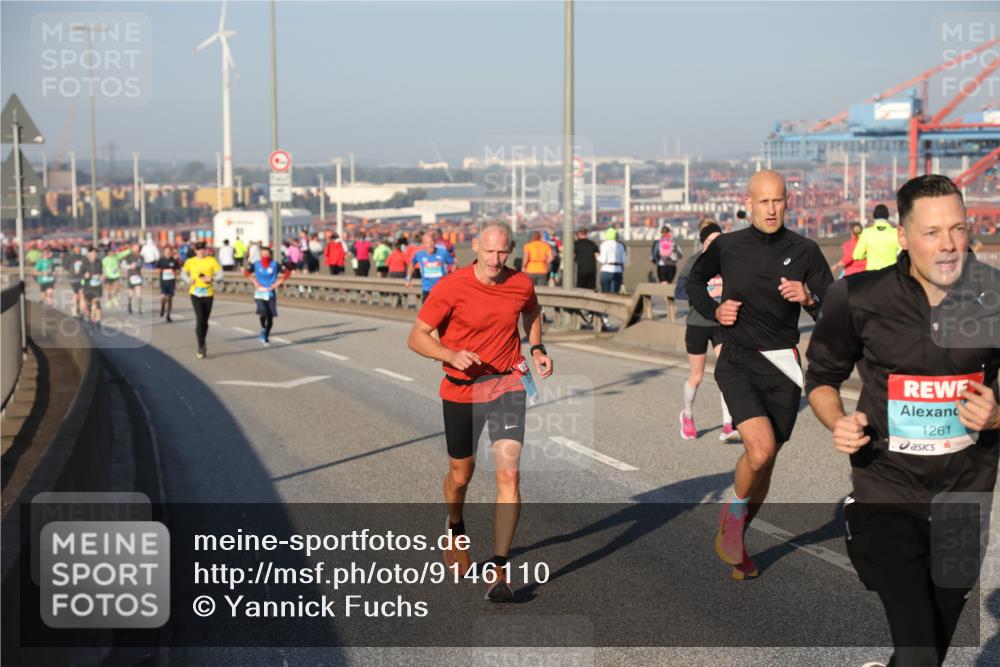 03.10.2025 - Köhlbrandbrückenlauf Yannick Fuchs http://msf.ph/oto/9146110 03.10.2025 08:35:54 Position 2 1261 meine-sportfotos.de