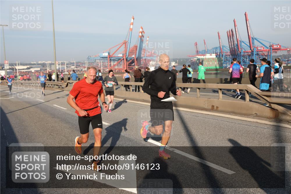 03.10.2025 - Köhlbrandbrückenlauf Yannick Fuchs http://msf.ph/oto/9146123 03.10.2025 08:35:55 Position 2  meine-sportfotos.de