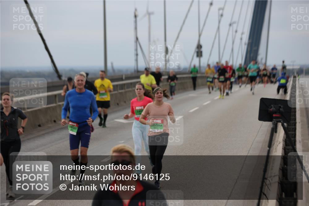 03.10.2025 - Köhlbrandbrückenlauf Jannik Wohlers http://msf.ph/oto/9146125 03.10.2025 15:48:28 Position 1 7393 meine-sportfotos.de
