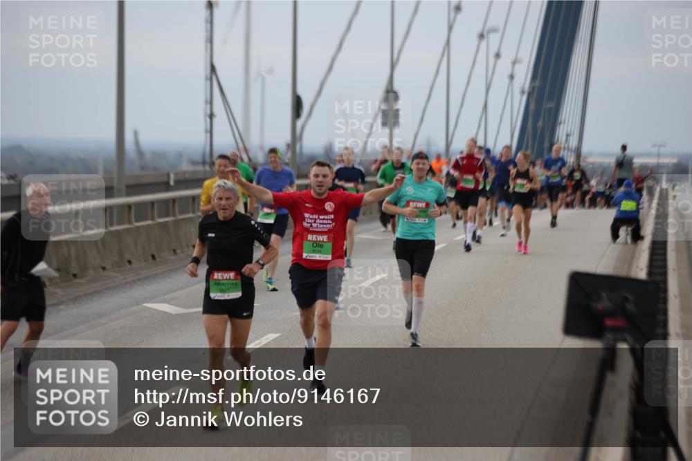 03.10.2025 - Köhlbrandbrückenlauf Jannik Wohlers http://msf.ph/oto/9146167 03.10.2025 15:48:37 Position 1 9334 meine-sportfotos.de