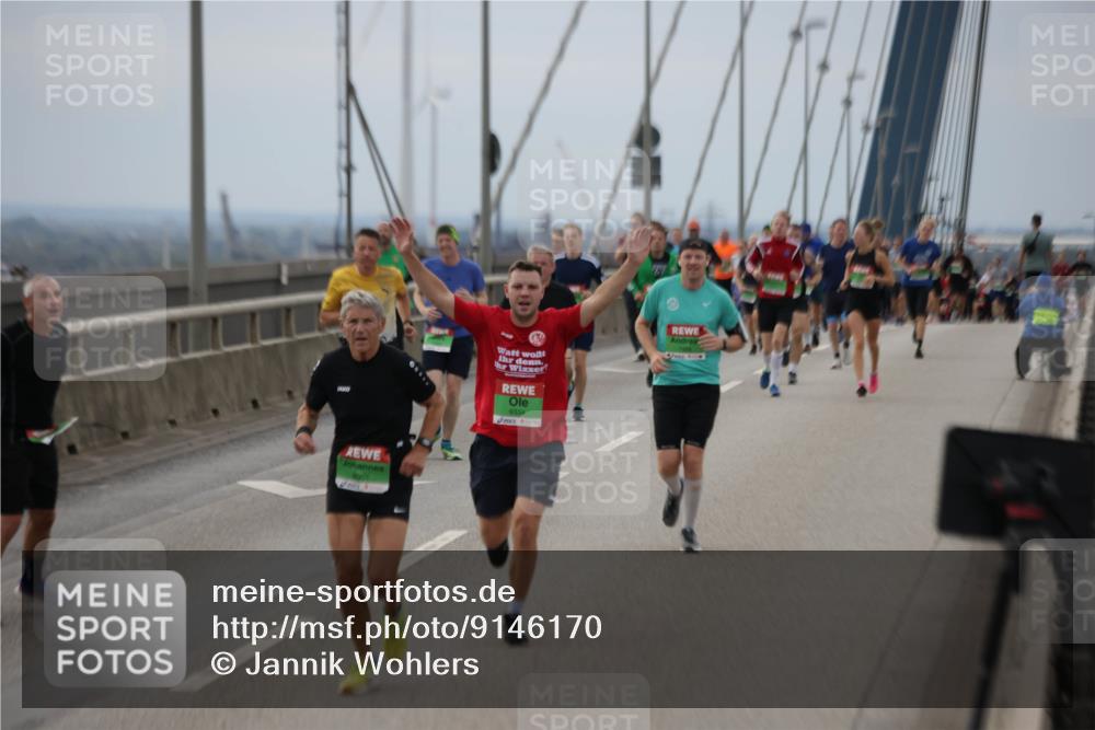 03.10.2025 - Köhlbrandbrückenlauf Jannik Wohlers http://msf.ph/oto/9146170 03.10.2025 15:48:37 Position 1 9334 meine-sportfotos.de