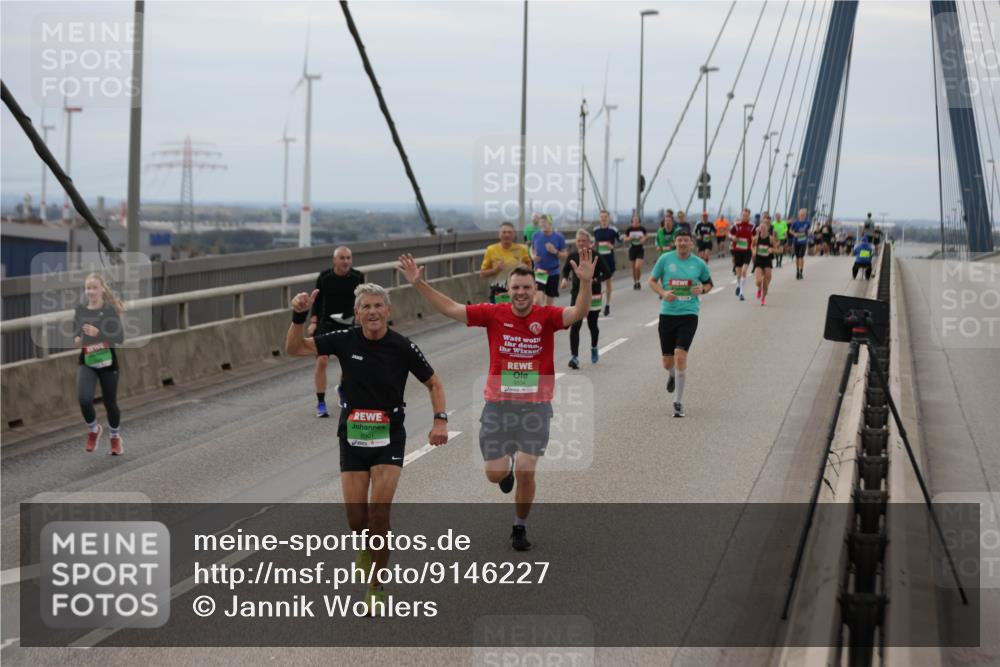 03.10.2025 - Köhlbrandbrückenlauf Jannik Wohlers http://msf.ph/oto/9146227 03.10.2025 15:48:40 Position 1 9334 meine-sportfotos.de