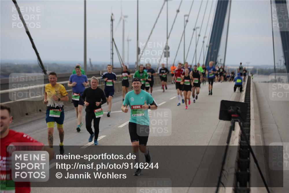 03.10.2025 - Köhlbrandbrückenlauf Jannik Wohlers http://msf.ph/oto/9146244 03.10.2025 15:48:41 Position 1 7488 meine-sportfotos.de