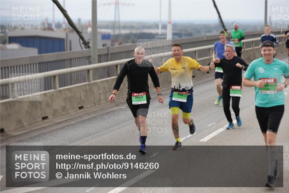 03.10.2025 - Köhlbrandbrückenlauf Jannik Wohlers http://msf.ph/oto/9146260 03.10.2025 15:48:43 Position 1 9300, 9304, 7488 meine-sportfotos.de