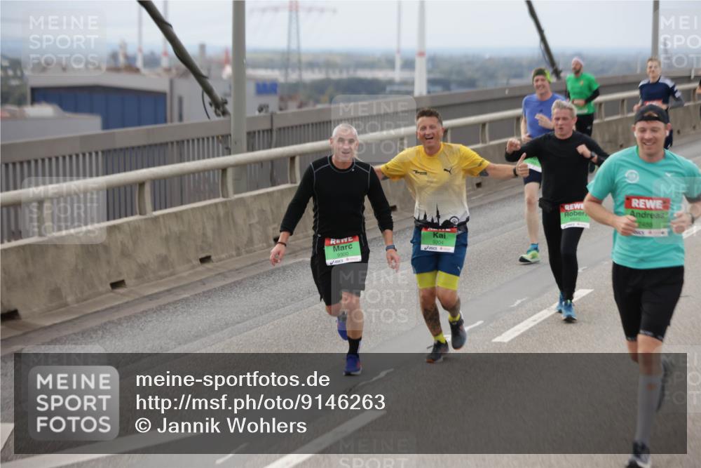 03.10.2025 - Köhlbrandbrückenlauf Jannik Wohlers http://msf.ph/oto/9146263 03.10.2025 15:48:43 Position 1 9300, 7488, 9304 meine-sportfotos.de