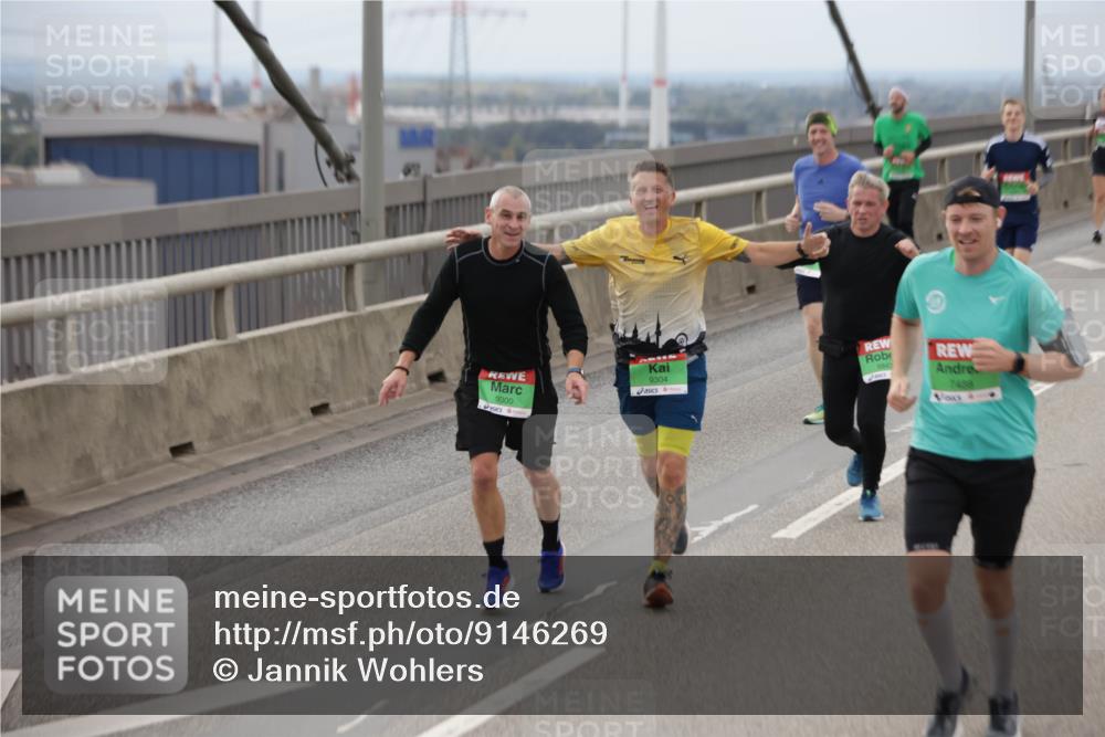 03.10.2025 - Köhlbrandbrückenlauf Jannik Wohlers http://msf.ph/oto/9146269 03.10.2025 15:48:43 Position 1 9300, 9304, 7488 meine-sportfotos.de
