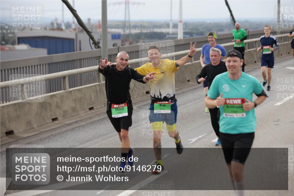 03.10.2025 - Köhlbrandbrückenlauf Jannik Wohlers http://msf.ph/oto/9146279 03.10.2025 15:48:44 Position 1 9300, 9304, 7488 meine-sportfotos.de