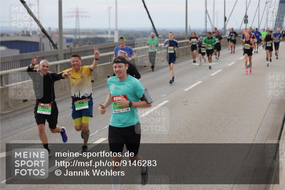 03.10.2025 - Köhlbrandbrückenlauf Jannik Wohlers http://msf.ph/oto/9146283 03.10.2025 15:48:44 Position 1 9300, 9304, 7488 meine-sportfotos.de