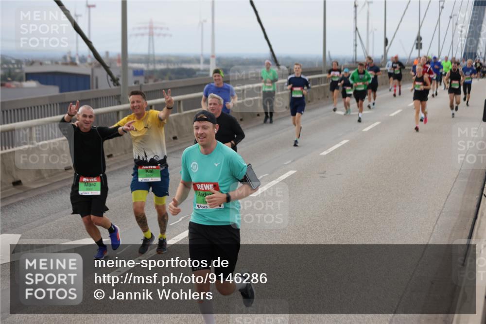 03.10.2025 - Köhlbrandbrückenlauf Jannik Wohlers http://msf.ph/oto/9146286 03.10.2025 15:48:44 Position 1 9304, 74 meine-sportfotos.de