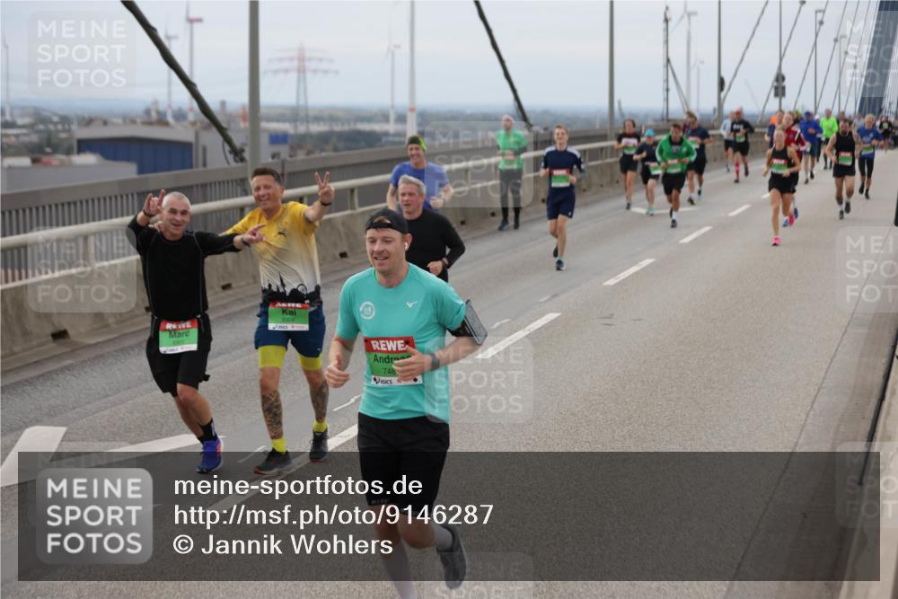 03.10.2025 - Köhlbrandbrückenlauf Jannik Wohlers http://msf.ph/oto/9146287 03.10.2025 15:48:44 Position 1 9304, 748 meine-sportfotos.de