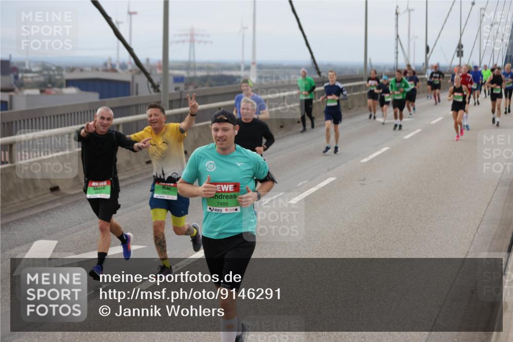 03.10.2025 - Köhlbrandbrückenlauf Jannik Wohlers http://msf.ph/oto/9146291 03.10.2025 15:48:45 Position 1 9304, 7488, 18 meine-sportfotos.de