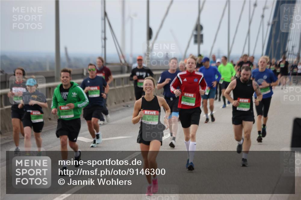 03.10.2025 - Köhlbrandbrückenlauf Jannik Wohlers http://msf.ph/oto/9146300 03.10.2025 15:48:46 Position 1 9739, 8921 meine-sportfotos.de