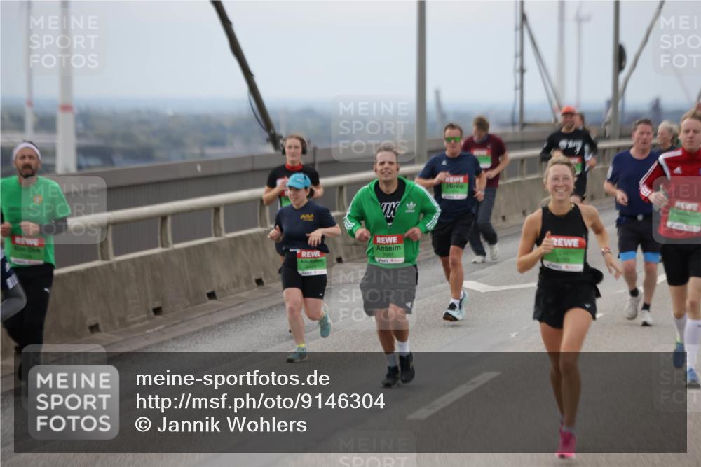 03.10.2025 - Köhlbrandbrückenlauf Jannik Wohlers http://msf.ph/oto/9146304 03.10.2025 15:48:47 Position 1 23227, 7697 meine-sportfotos.de