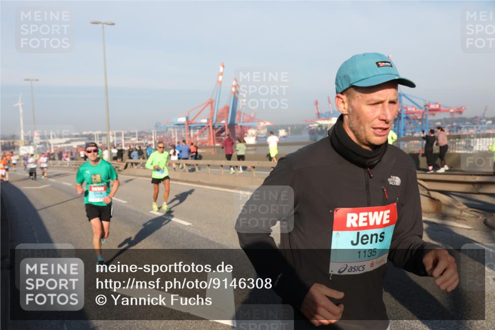 03.10.2025 - Köhlbrandbrückenlauf Yannick Fuchs http://msf.ph/oto/9146308 03.10.2025 08:36:12 Position 2 1135 meine-sportfotos.de