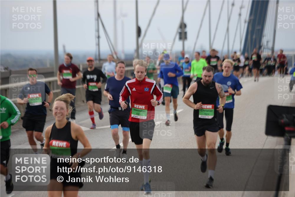 03.10.2025 - Köhlbrandbrückenlauf Jannik Wohlers http://msf.ph/oto/9146318 03.10.2025 15:48:48 Position 1 9739, 8921, 7624 meine-sportfotos.de