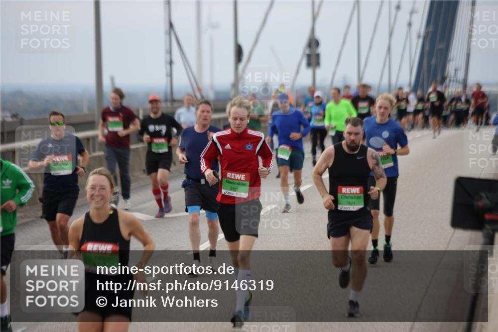 03.10.2025 - Köhlbrandbrückenlauf Jannik Wohlers http://msf.ph/oto/9146319 03.10.2025 15:48:48 Position 1 9739, 8921, 7624 meine-sportfotos.de