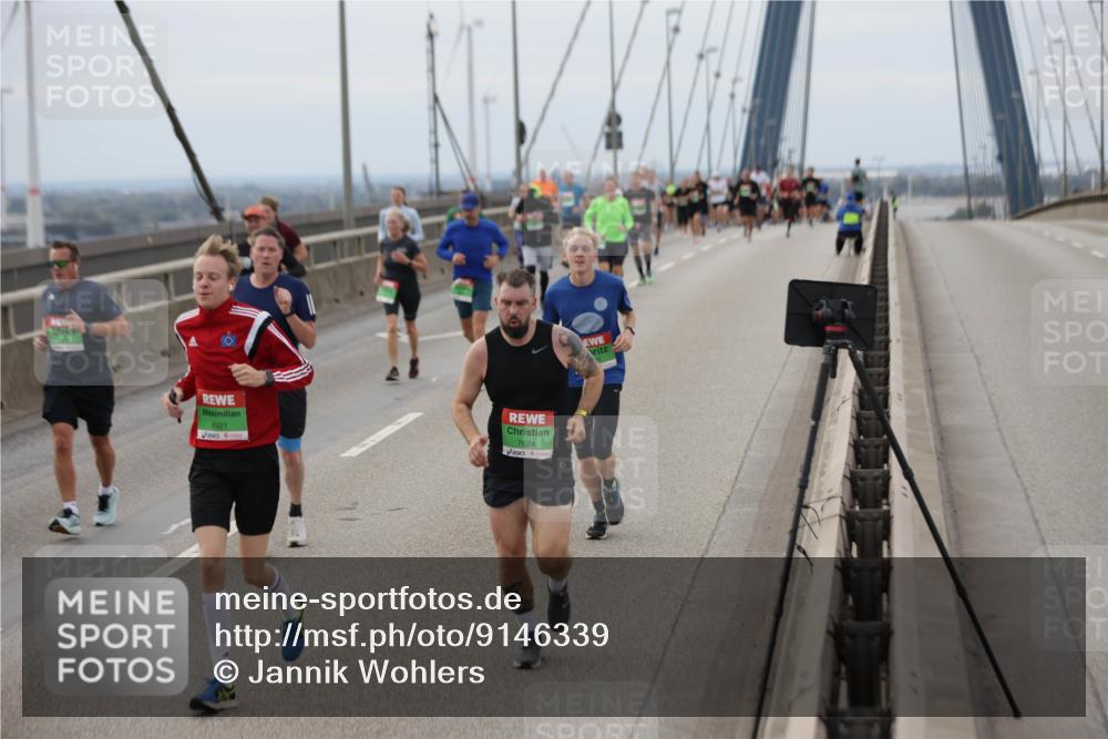 03.10.2025 - Köhlbrandbrückenlauf Jannik Wohlers http://msf.ph/oto/9146339 03.10.2025 15:48:51 Position 1 8921, 7624 meine-sportfotos.de