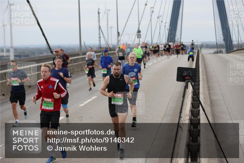 03.10.2025 - Köhlbrandbrückenlauf Jannik Wohlers http://msf.ph/oto/9146342 03.10.2025 15:48:51 Position 1 8921, 7624 meine-sportfotos.de