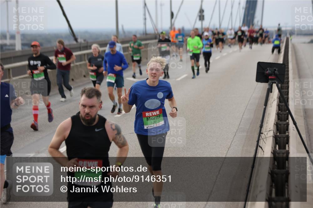03.10.2025 - Köhlbrandbrückenlauf Jannik Wohlers http://msf.ph/oto/9146351 03.10.2025 15:48:53 Position 1 7624, 7291 meine-sportfotos.de