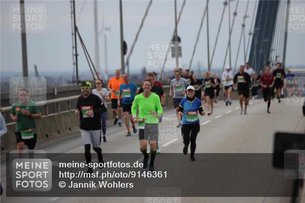 03.10.2025 - Köhlbrandbrückenlauf Jannik Wohlers http://msf.ph/oto/9146361 03.10.2025 15:48:54 Position 1  meine-sportfotos.de