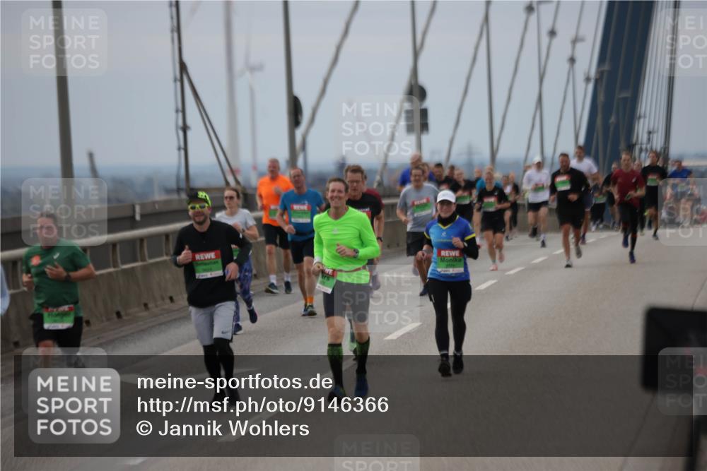 03.10.2025 - Köhlbrandbrückenlauf Jannik Wohlers http://msf.ph/oto/9146366 03.10.2025 15:48:54 Position 1  meine-sportfotos.de