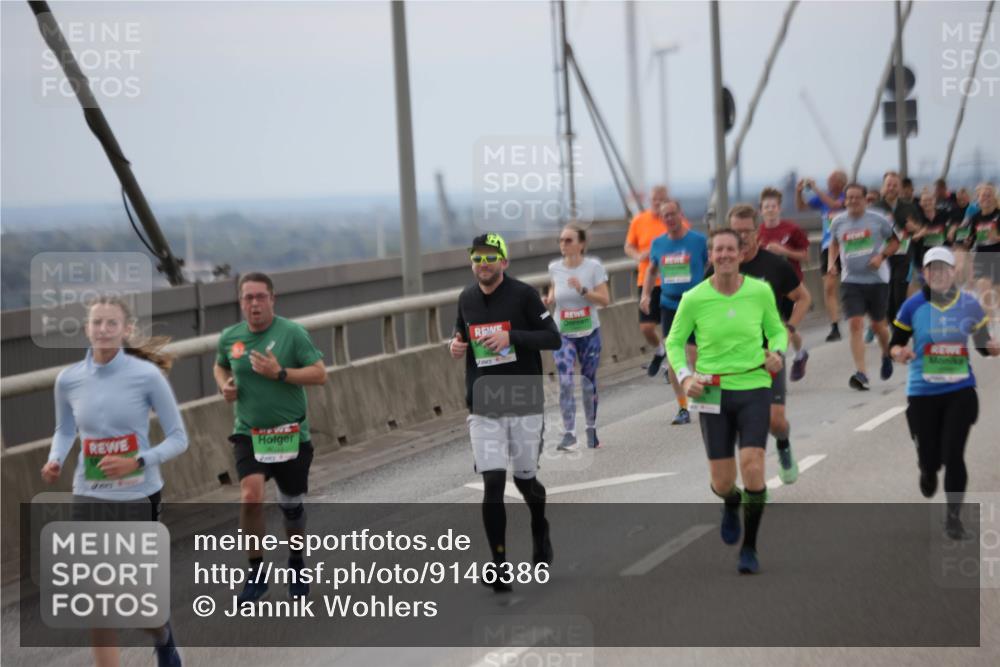 03.10.2025 - Köhlbrandbrückenlauf Jannik Wohlers http://msf.ph/oto/9146386 03.10.2025 15:48:56 Position 1  meine-sportfotos.de
