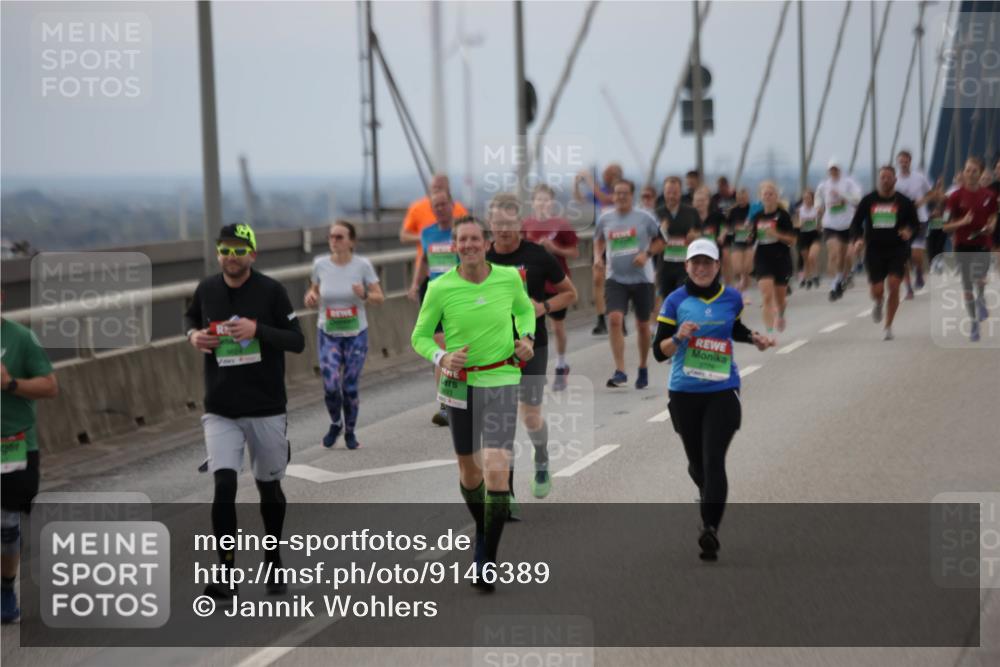 03.10.2025 - Köhlbrandbrückenlauf Jannik Wohlers http://msf.ph/oto/9146389 03.10.2025 15:48:56 Position 1  meine-sportfotos.de