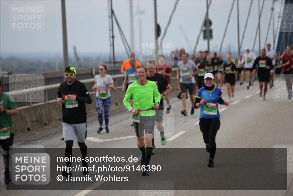 03.10.2025 - Köhlbrandbrückenlauf Jannik Wohlers http://msf.ph/oto/9146390 03.10.2025 15:48:56 Position 1  meine-sportfotos.de