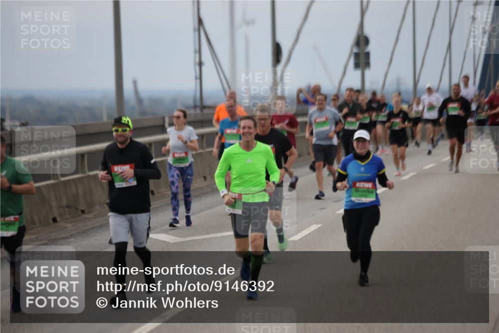 03.10.2025 - Köhlbrandbrückenlauf Jannik Wohlers http://msf.ph/oto/9146392 03.10.2025 15:48:56 Position 1  meine-sportfotos.de