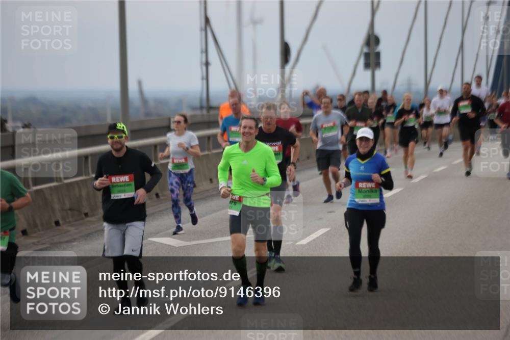 03.10.2025 - Köhlbrandbrückenlauf Jannik Wohlers http://msf.ph/oto/9146396 03.10.2025 15:48:57 Position 1 9624 meine-sportfotos.de