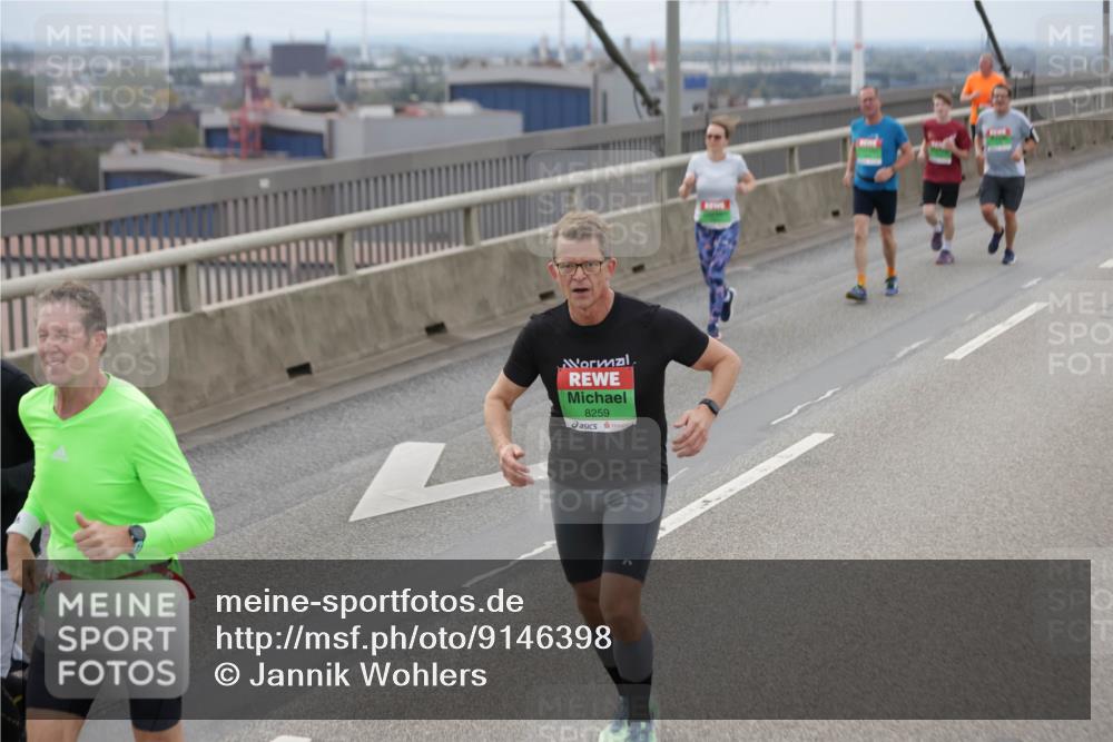 03.10.2025 - Köhlbrandbrückenlauf Jannik Wohlers http://msf.ph/oto/9146398 03.10.2025 15:49:04 Position 1 8259 meine-sportfotos.de