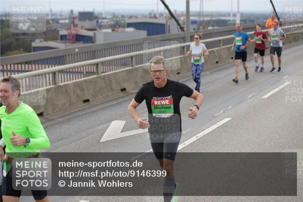03.10.2025 - Köhlbrandbrückenlauf Jannik Wohlers http://msf.ph/oto/9146399 03.10.2025 15:49:04 Position 1 8259 meine-sportfotos.de