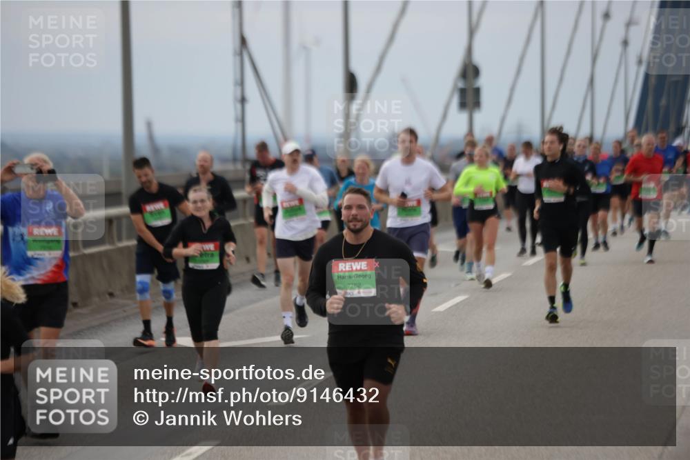 03.10.2025 - Köhlbrandbrückenlauf Jannik Wohlers http://msf.ph/oto/9146432 03.10.2025 15:49:08 Position 1 7762 meine-sportfotos.de
