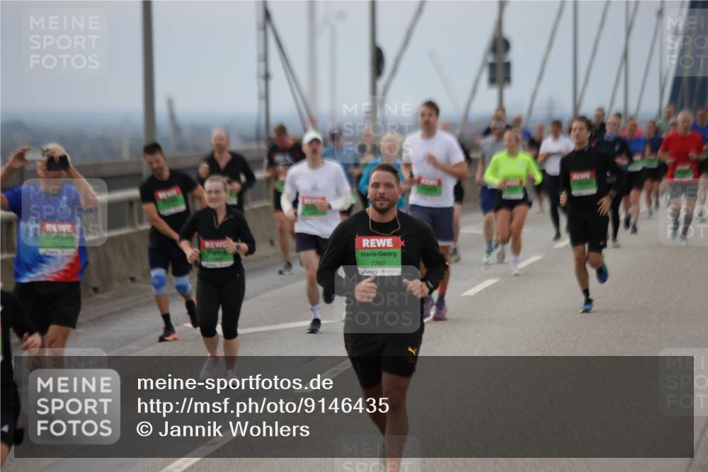03.10.2025 - Köhlbrandbrückenlauf Jannik Wohlers http://msf.ph/oto/9146435 03.10.2025 15:49:08 Position 1 7762 meine-sportfotos.de