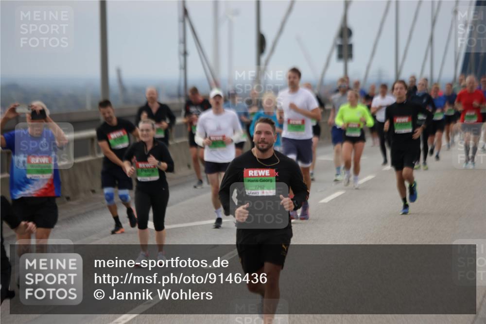 03.10.2025 - Köhlbrandbrückenlauf Jannik Wohlers http://msf.ph/oto/9146436 03.10.2025 15:49:08 Position 1 7762 meine-sportfotos.de