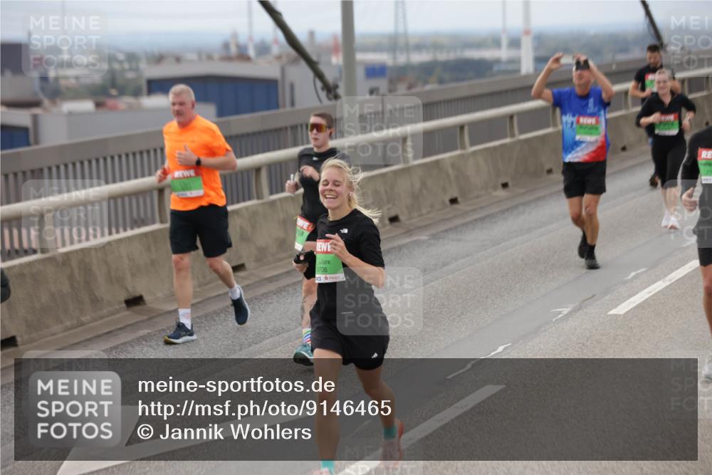 03.10.2025 - Köhlbrandbrückenlauf Jannik Wohlers http://msf.ph/oto/9146465 03.10.2025 15:49:10 Position 1 9706 meine-sportfotos.de