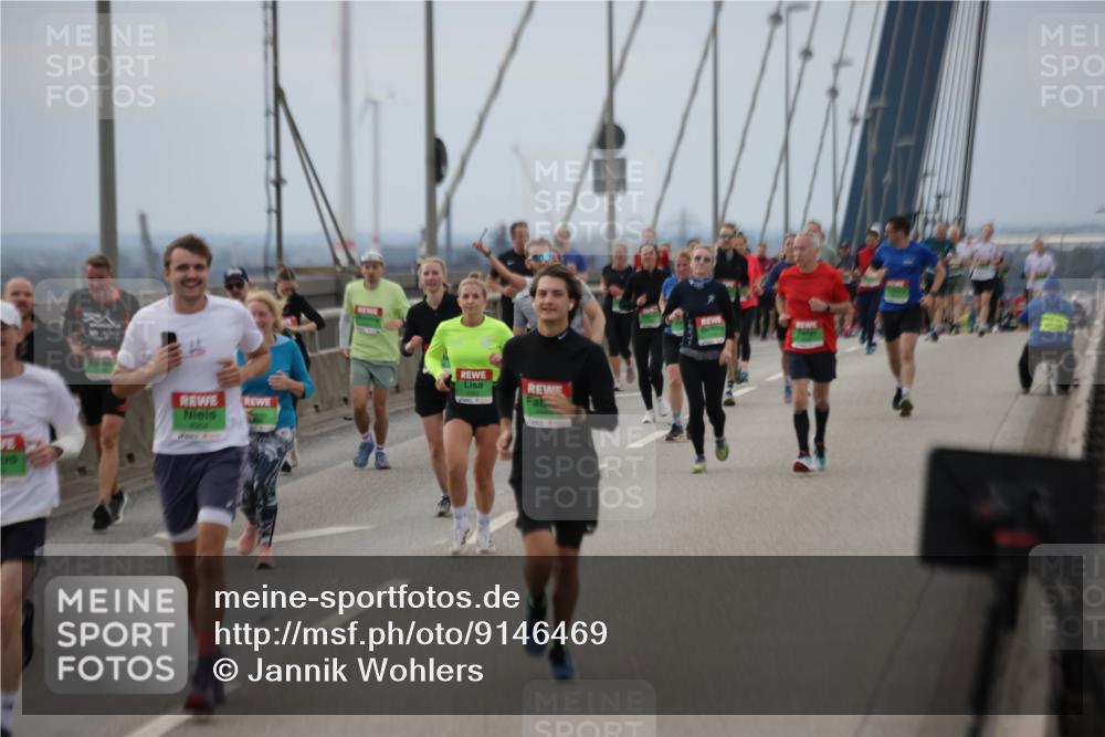 03.10.2025 - Köhlbrandbrückenlauf Jannik Wohlers http://msf.ph/oto/9146469 03.10.2025 15:49:11 Position 1 8064 meine-sportfotos.de