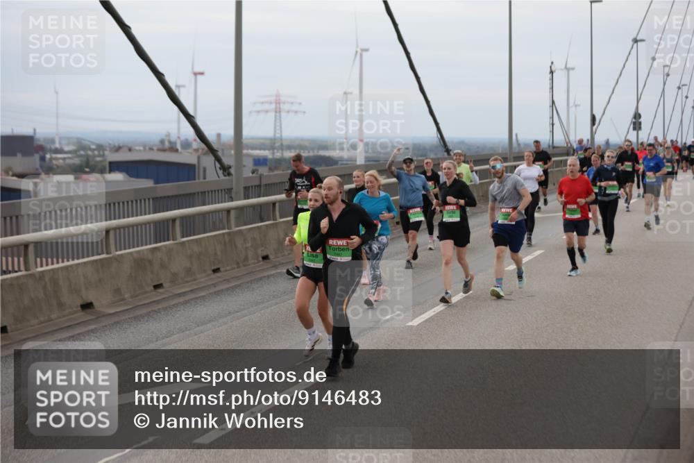 03.10.2025 - Köhlbrandbrückenlauf Jannik Wohlers http://msf.ph/oto/9146483 03.10.2025 15:49:18 Position 1  meine-sportfotos.de