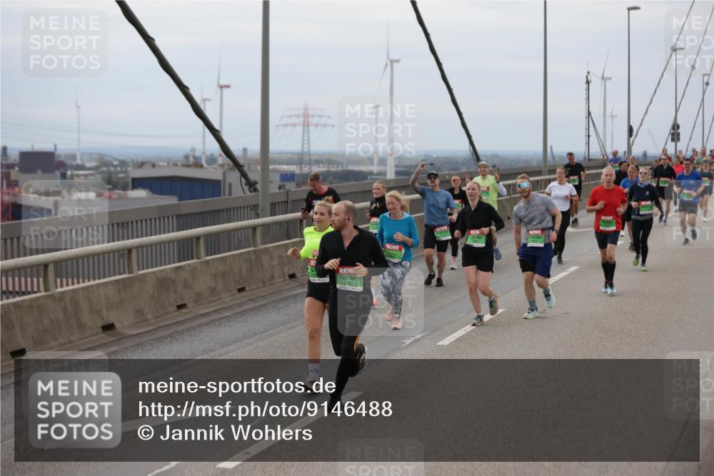 03.10.2025 - Köhlbrandbrückenlauf Jannik Wohlers http://msf.ph/oto/9146488 03.10.2025 15:49:18 Position 1  meine-sportfotos.de