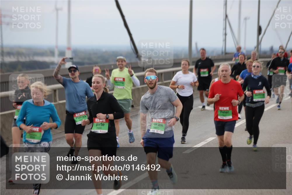 03.10.2025 - Köhlbrandbrückenlauf Jannik Wohlers http://msf.ph/oto/9146492 03.10.2025 15:49:19 Position 1 7666, 7667 meine-sportfotos.de