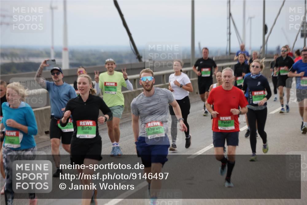 03.10.2025 - Köhlbrandbrückenlauf Jannik Wohlers http://msf.ph/oto/9146497 03.10.2025 15:49:19 Position 1 7666, 7667 meine-sportfotos.de