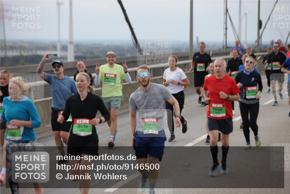 03.10.2025 - Köhlbrandbrückenlauf Jannik Wohlers http://msf.ph/oto/9146500 03.10.2025 15:49:19 Position 1 7666, 7667, 7800 meine-sportfotos.de