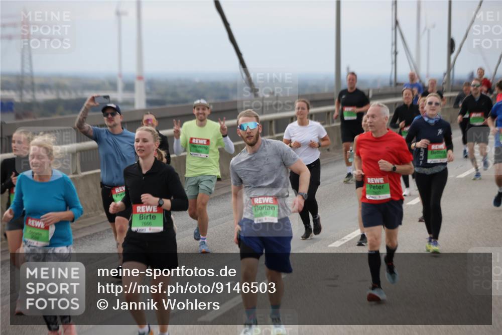 03.10.2025 - Köhlbrandbrückenlauf Jannik Wohlers http://msf.ph/oto/9146503 03.10.2025 15:49:19 Position 1 7666, 7667 meine-sportfotos.de