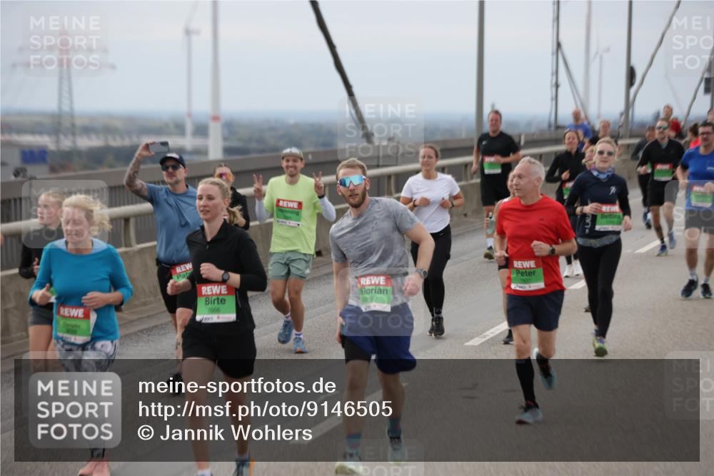 03.10.2025 - Köhlbrandbrückenlauf Jannik Wohlers http://msf.ph/oto/9146505 03.10.2025 15:49:19 Position 1 7666, 1667 meine-sportfotos.de
