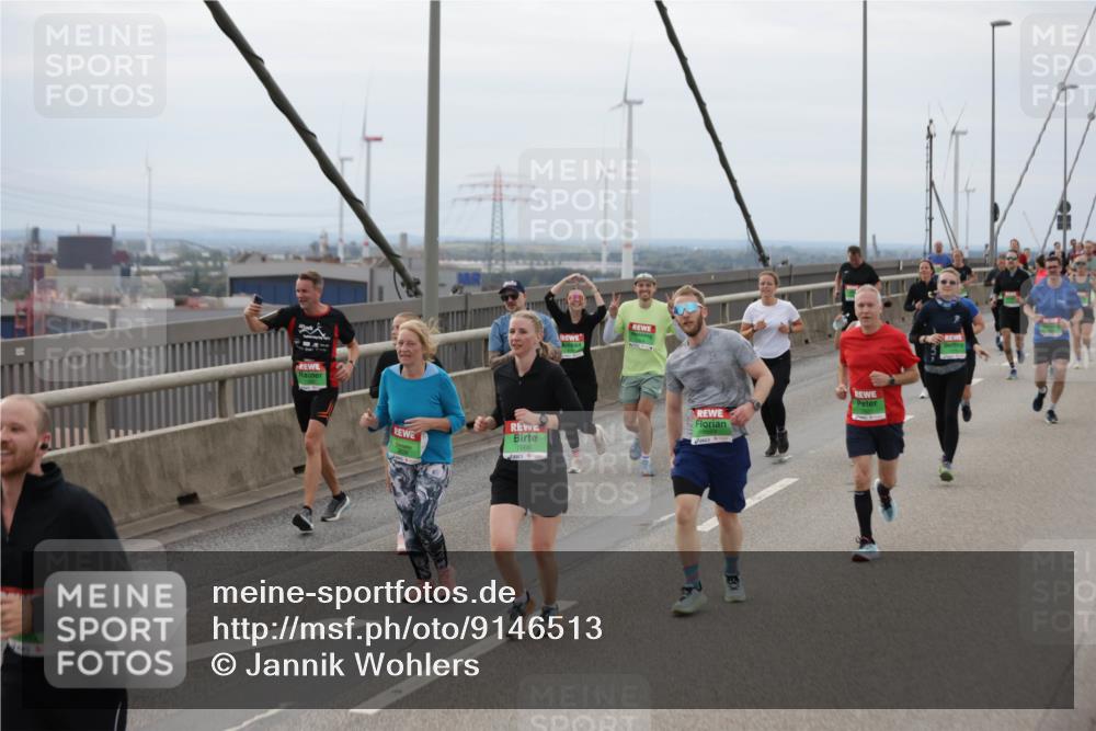 03.10.2025 - Köhlbrandbrückenlauf Jannik Wohlers http://msf.ph/oto/9146513 03.10.2025 15:49:20 Position 1  meine-sportfotos.de