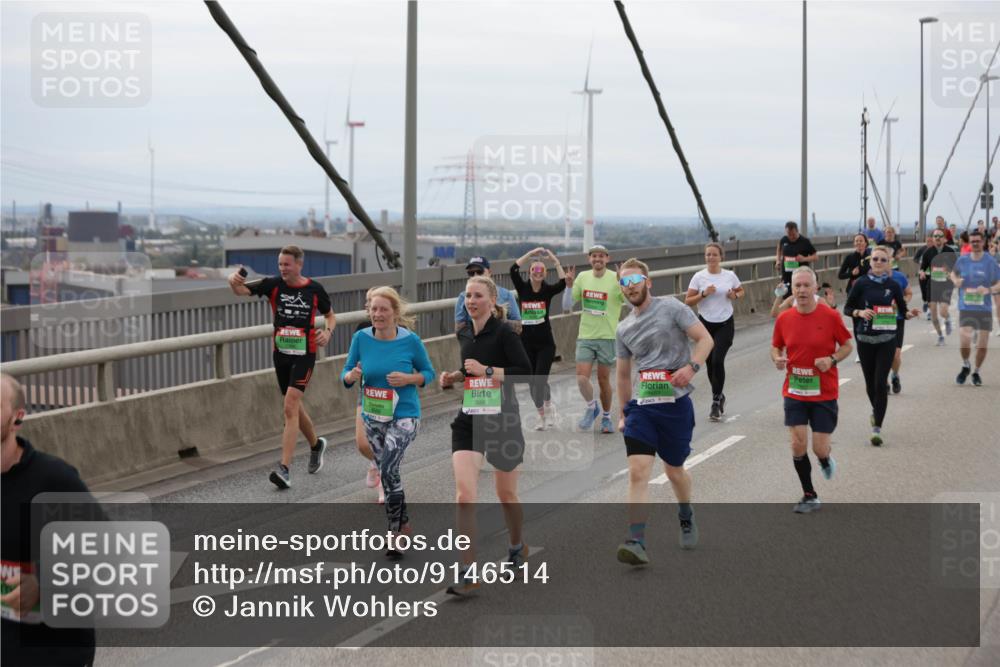 03.10.2025 - Köhlbrandbrückenlauf Jannik Wohlers http://msf.ph/oto/9146514 03.10.2025 15:49:20 Position 1 7666 meine-sportfotos.de